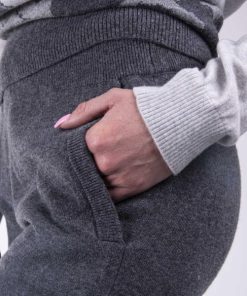 Angelafinley.shopd95eedf83d 3